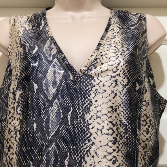 Vertigo Paris Sparkly Snake Print Top Size M - Picture 2 of 4